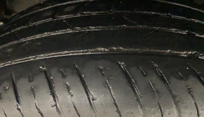 2021 Renault Kiger RXT MT, Petrol, Manual, 29,497 km, Left Front Tyre Tread