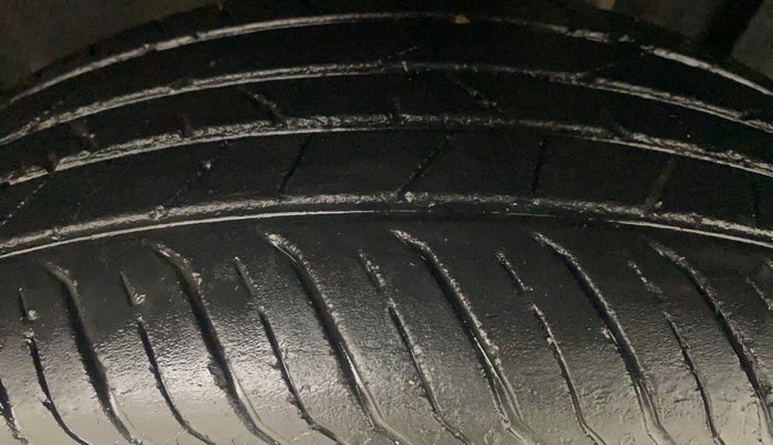 2021 Renault Kiger RXT MT, Petrol, Manual, 29,497 km, Left Rear Tyre Tread