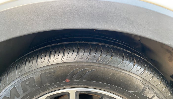 2023 Mahindra XUV300 W8 (O) 1.2 PETROL, Petrol, Manual, 30,905 km, Right Front Tyre Tread