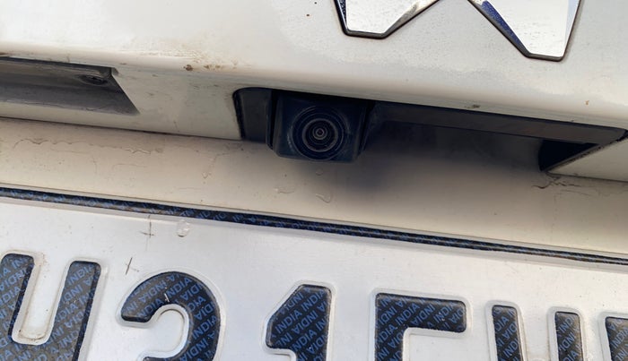 2023 Mahindra XUV300 W8 (O) 1.2 PETROL, Petrol, Manual, 30,905 km, Parking Camera