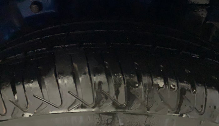 2012 Hyundai Eon MAGNA +, Petrol, Manual, 62,833 km, Left Rear Tyre Tread