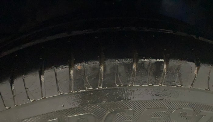 2012 Hyundai Eon MAGNA +, Petrol, Manual, 62,833 km, Right Front Tyre Tread