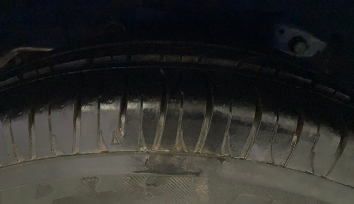 2012 Hyundai Eon MAGNA +, Petrol, Manual, 62,833 km, Right Rear Tyre Tread