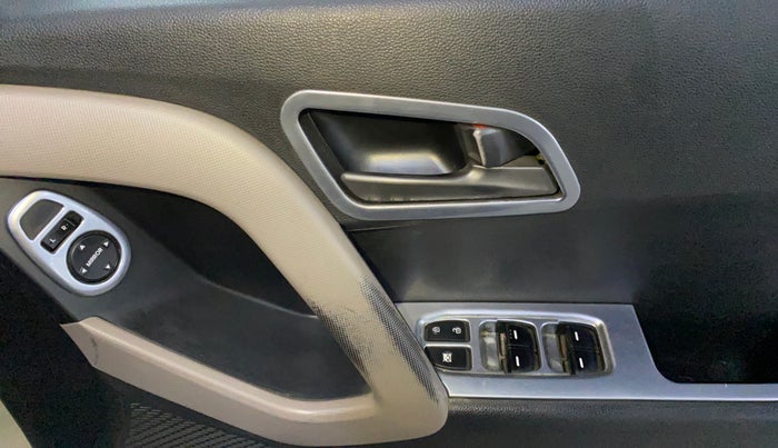 2016 Hyundai Creta S 1.6 PETROL, Petrol, Manual, 94,050 km, Driver Side Door Panels Control