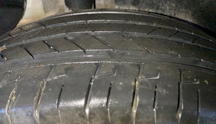 2016 Hyundai Creta S 1.6 PETROL, Petrol, Manual, 94,050 km, Right Rear Tyre Tread