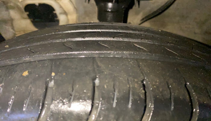 2016 Hyundai Creta S 1.6 PETROL, Petrol, Manual, 94,050 km, Left Front Tyre Tread