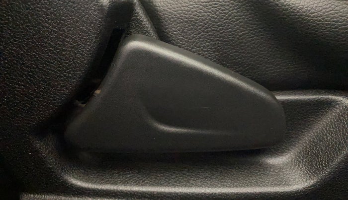 2018 Renault Kwid RXL 1.0, Petrol, Manual, 79,786 km, Driver Side Adjustment Panel