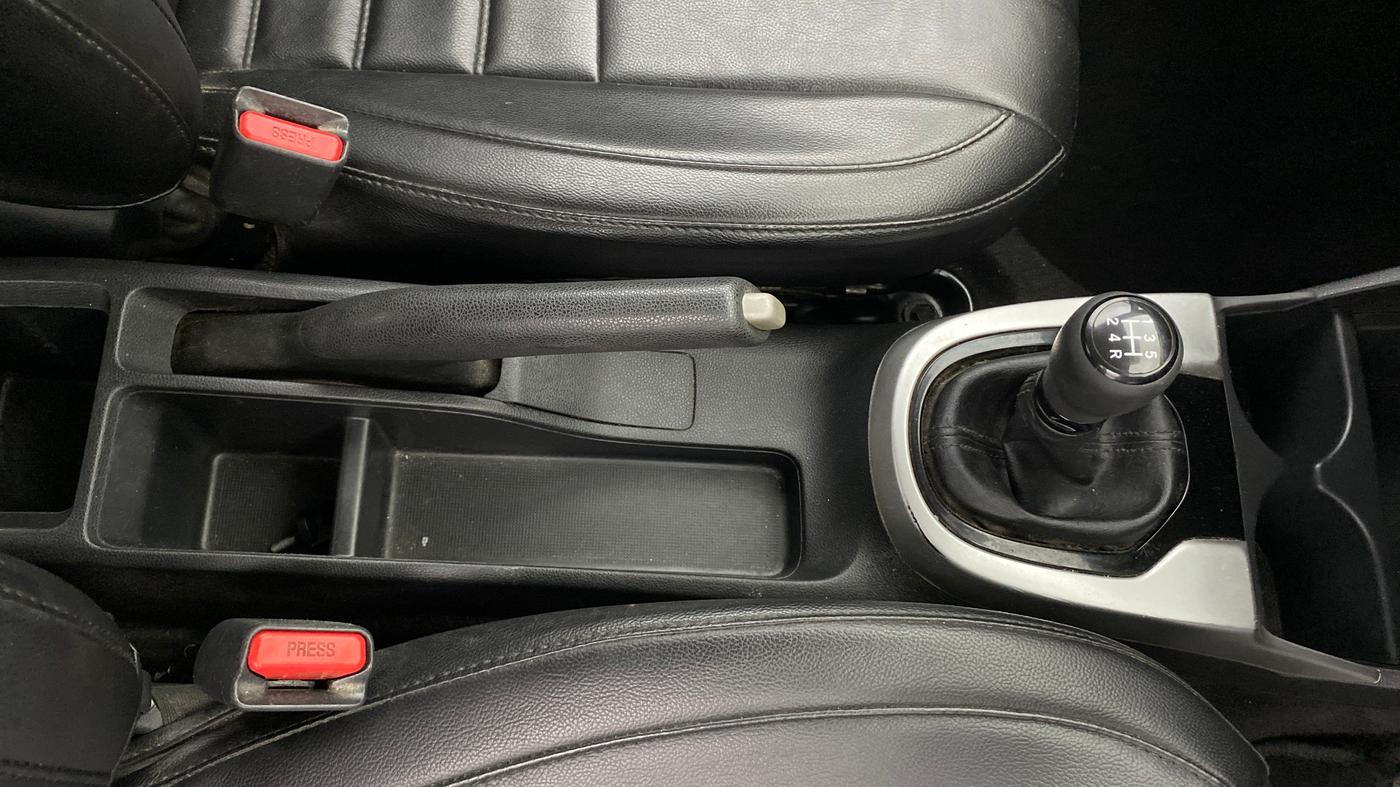 2019 Honda WR-V 1.2L I-VTEC S MT, Petrol, Manual, 1,35,221 km, Gear Lever