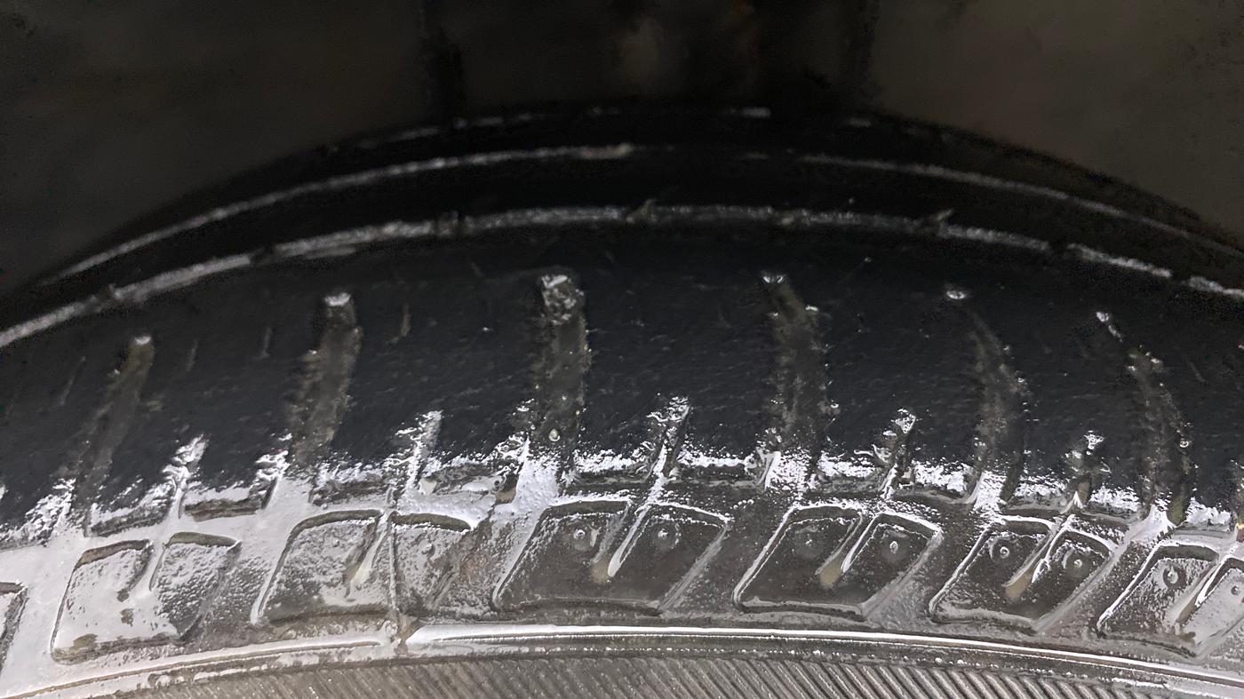 2012 Toyota Corolla Altis J, Petrol, Manual, 80,707 km, Left Front Tyre Tread