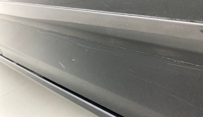 2012 Toyota Corolla Altis J, Petrol, Manual, 80,707 km, Right rear door - Minor scratches