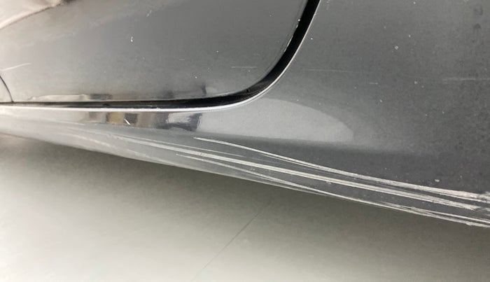 2012 Toyota Corolla Altis J, Petrol, Manual, 80,707 km, Left running board - Minor scratches