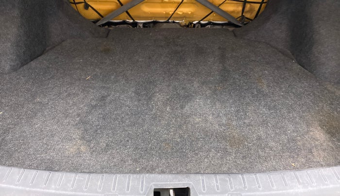 2012 Toyota Corolla Altis J, Petrol, Manual, 80,707 km, Boot Inside