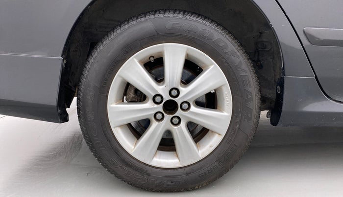 2012 Toyota Corolla Altis J, Petrol, Manual, 80,707 km, Right Rear Wheel