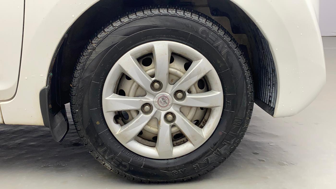 2013 Hyundai Eon ERA +, Petrol, Manual, 17,366 km, Right Front Wheel