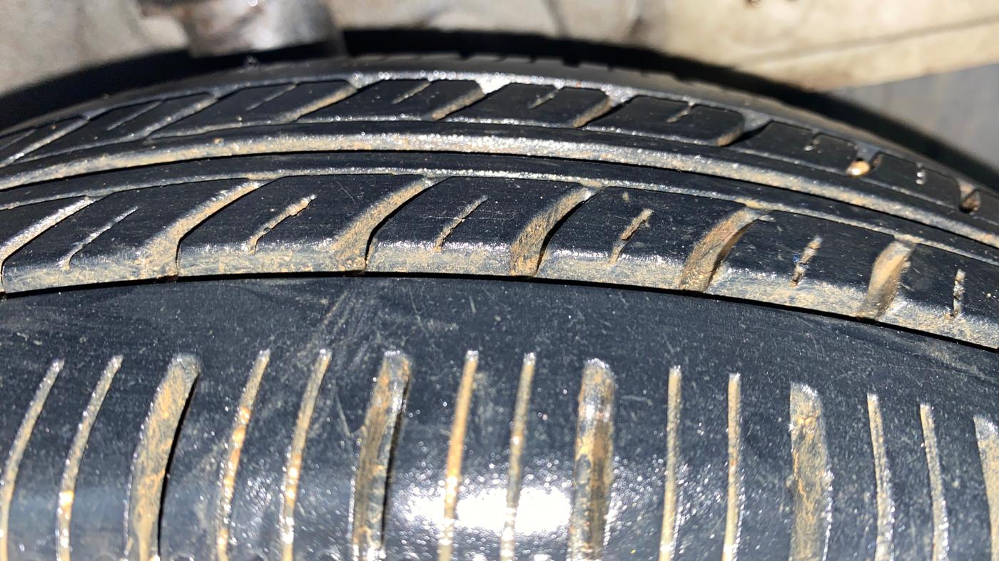 2013 Hyundai Eon ERA +, Petrol, Manual, 17,366 km, Right Front Tyre Tread