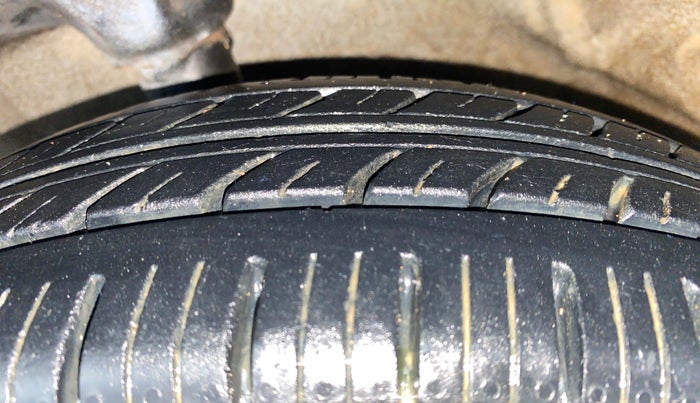 2013 Hyundai Eon ERA +, Petrol, Manual, 17,366 km, Left Front Tyre Tread
