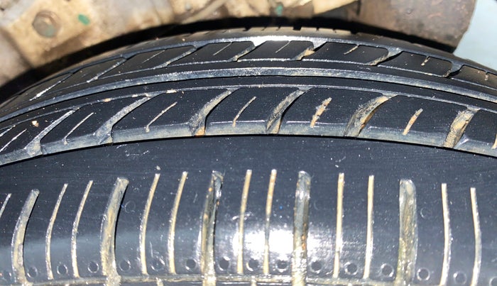 2013 Hyundai Eon ERA +, Petrol, Manual, 17,366 km, Left Rear Tyre Tread