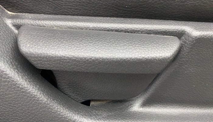 2013 Hyundai Eon ERA +, Petrol, Manual, 17,366 km, Driver Side Adjustment Panel