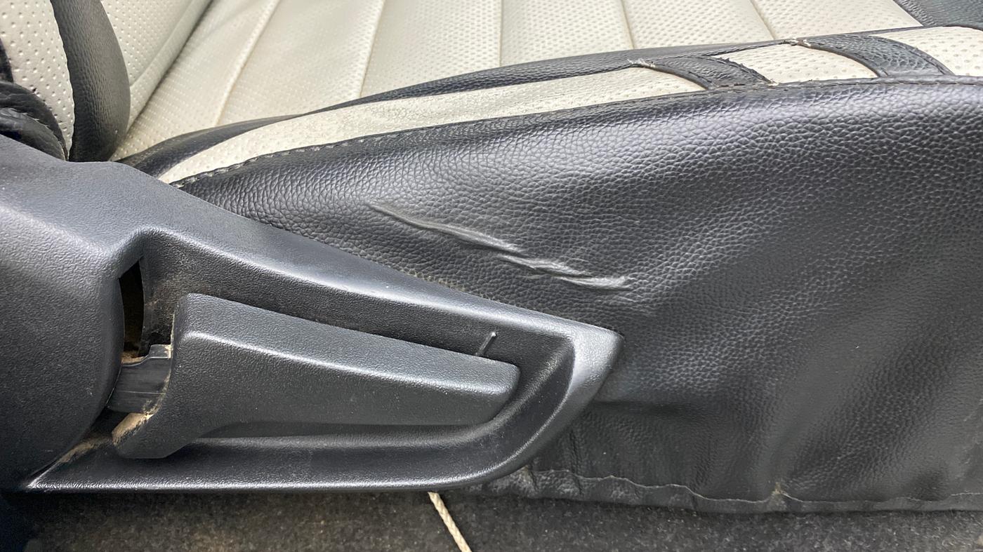 2019 Maruti S PRESSO VXI+, Petrol, Manual, 52,317 km, Driver Side Adjustment Panel