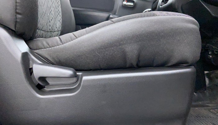 2016 Maruti Wagon R Stingray VXI, Petrol, Manual, 33,161 km, Driver Side Adjustment Panel