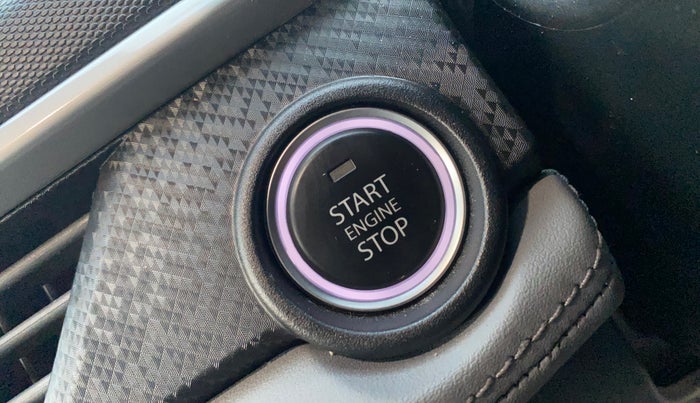 2025 Tata NEXON Fearless Plus (PS) 1.2 iCNG 6MT Dual Tone, CNG, Manual, 8,858 km, Keyless Start/ Stop Button