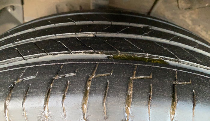 2025 Tata NEXON Fearless Plus (PS) 1.2 iCNG 6MT Dual Tone, CNG, Manual, 8,858 km, Right Rear Tyre Tread