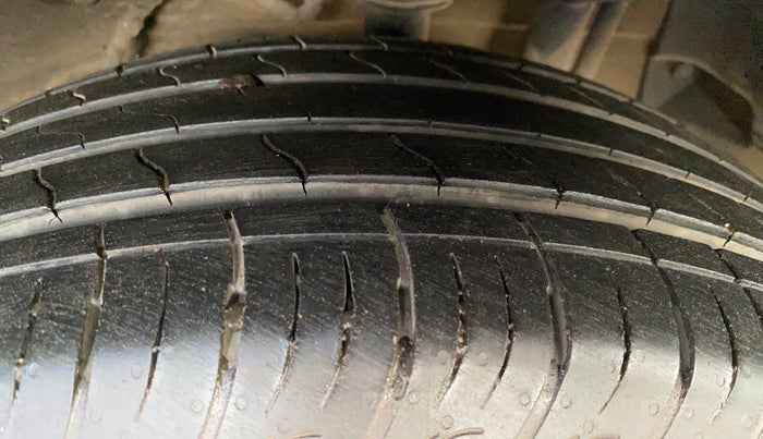 2025 Tata NEXON Fearless Plus (PS) 1.2 iCNG 6MT Dual Tone, CNG, Manual, 8,858 km, Left Rear Tyre Tread