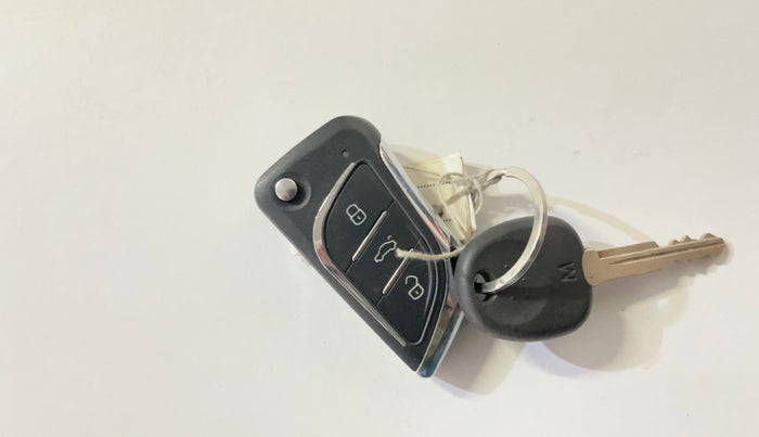 2021 Hyundai NEW SANTRO MAGNA EXECUTIVE CNG, CNG, Manual, 94,018 km, Key Close Up