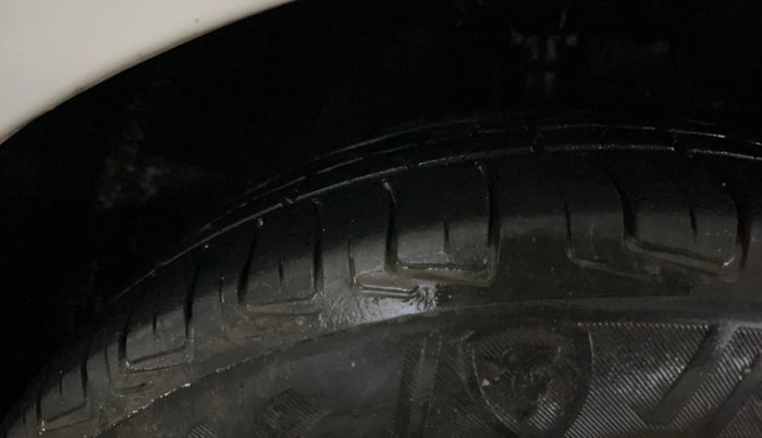 2021 Hyundai NEW SANTRO MAGNA EXECUTIVE CNG, CNG, Manual, 94,018 km, Right Front Tyre Tread