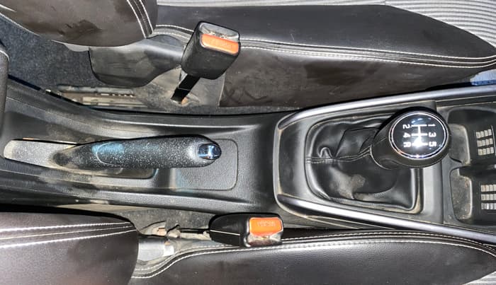 2022 Maruti XL6 ZETA MT, Petrol, Manual, 86,392 km, Gear Lever