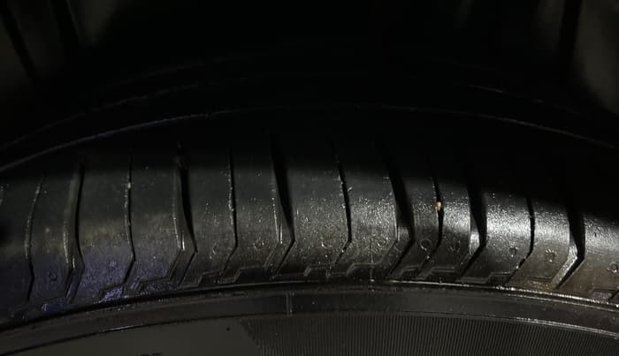 2022 Maruti XL6 ZETA MT, Petrol, Manual, 86,392 km, Left Rear Tyre Tread