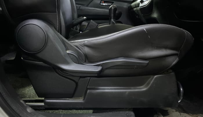 2022 Maruti XL6 ZETA MT, Petrol, Manual, 86,392 km, Driver Side Adjustment Panel