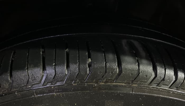 2022 Maruti XL6 ZETA MT, Petrol, Manual, 86,392 km, Left Front Tyre Tread