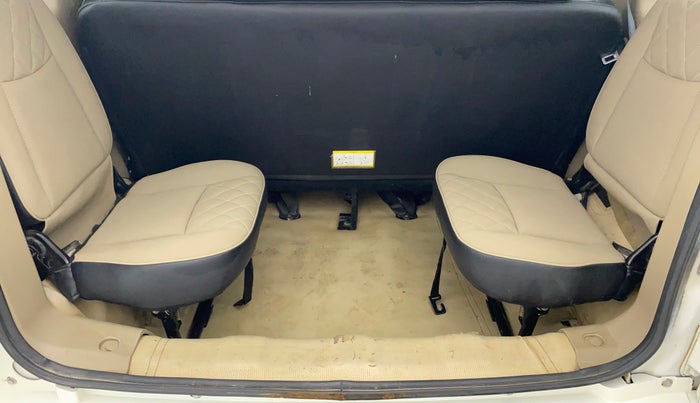 2018 Mahindra TUV300 T10 MT, Diesel, Manual, 1,19,191 km, Boot Inside View