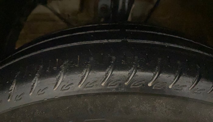 2024 Maruti Swift VXi, Petrol, Manual, 41,995 km, Left Front Tyre Tread