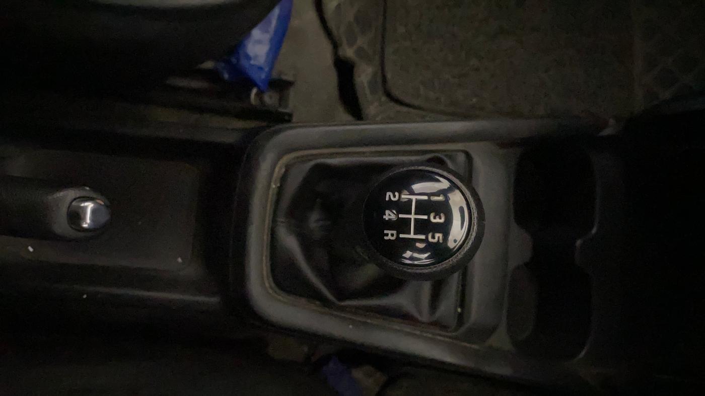 2024 Maruti Swift VXi, Petrol, Manual, 42,012 km, Gear Lever