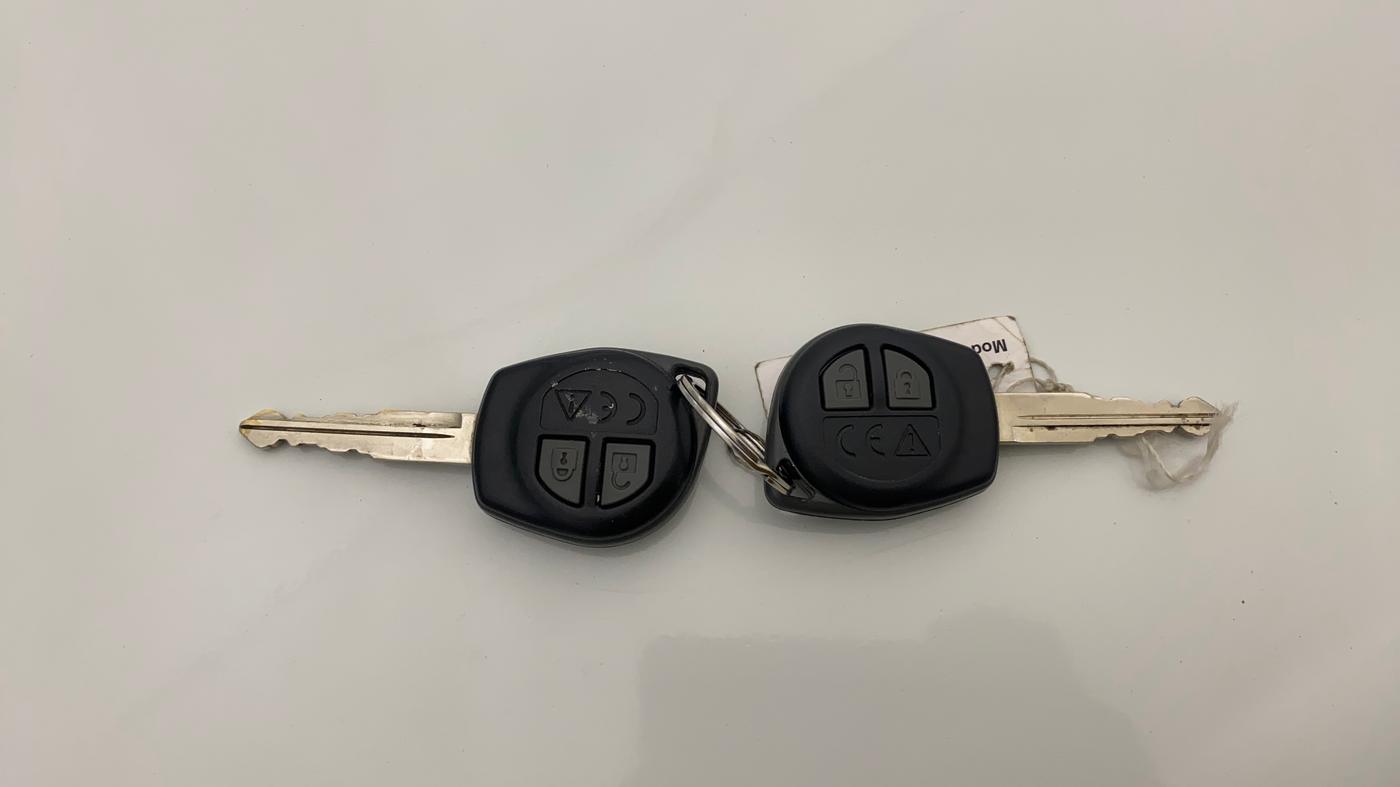 2024 Maruti Swift VXi, Petrol, Manual, 42,012 km, Key Close Up