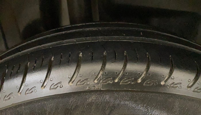 2024 Maruti Swift VXi, Petrol, Manual, 41,995 km, Right Rear Tyre Tread