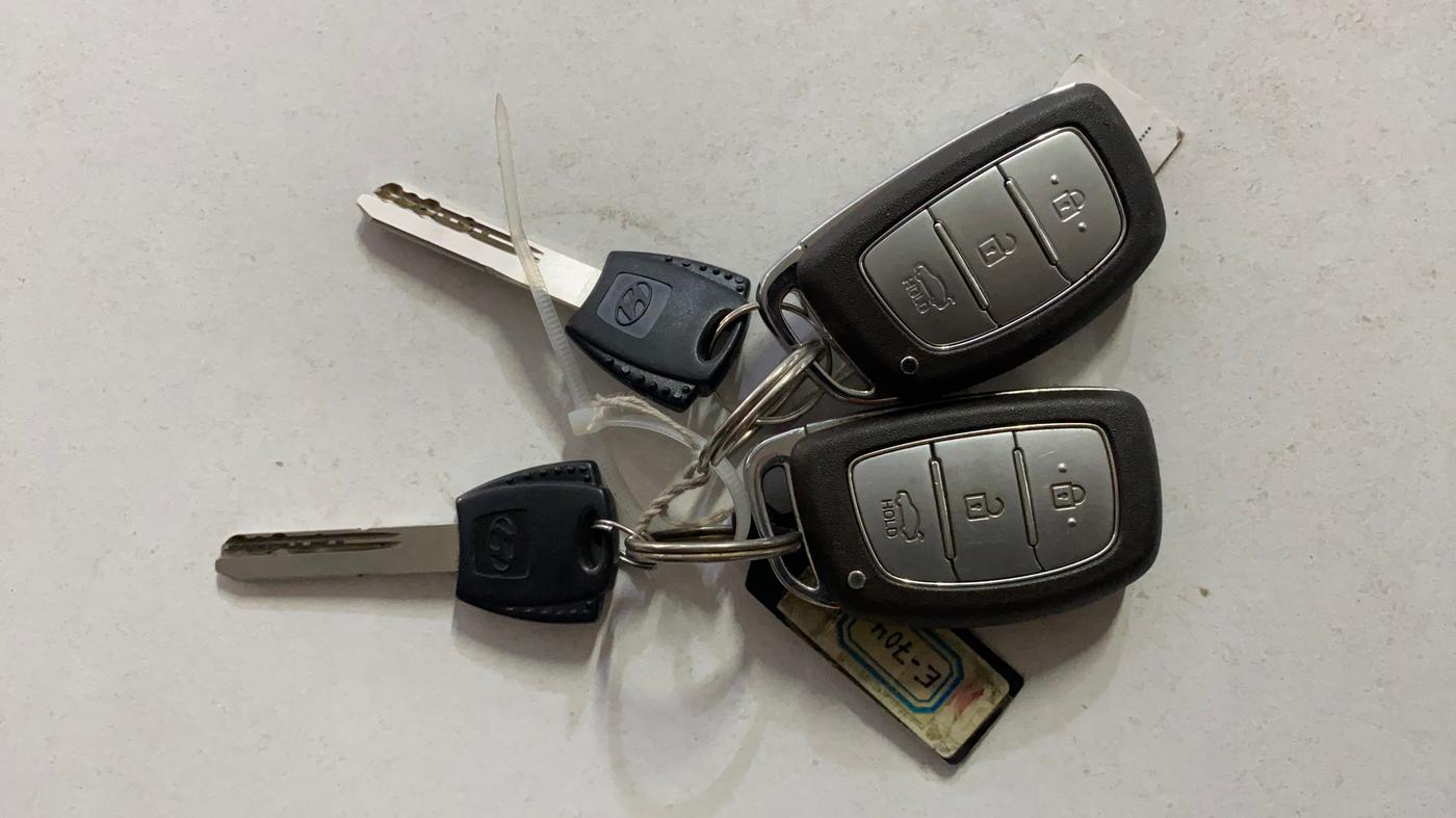 2014 Hyundai Xcent SX AT 1.2 (O), Petrol, Automatic, 10,886 km, Key Close Up