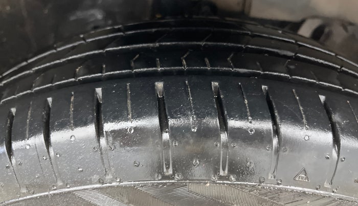 2018 Honda Amaze 1.2L I-VTEC VX, Petrol, Manual, 63,933 km, Right Front Tyre Tread