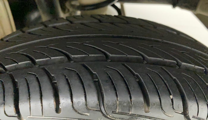 2014 Maruti Alto K10 LXI, Petrol, Manual, 49,198 km, Left Rear Tyre Tread