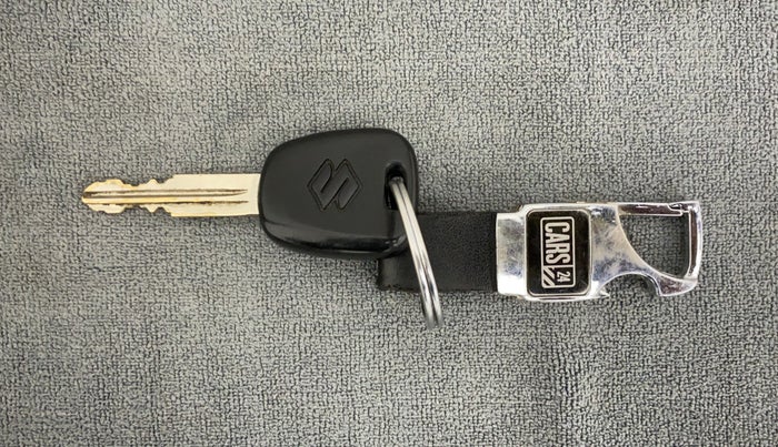 2014 Maruti Alto K10 LXI, Petrol, Manual, 49,198 km, Key Close Up