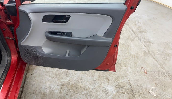 2021 Tata ALTROZ XE PETROL, Petrol, Manual, 55,663 km, Driver Side Door Panels Control