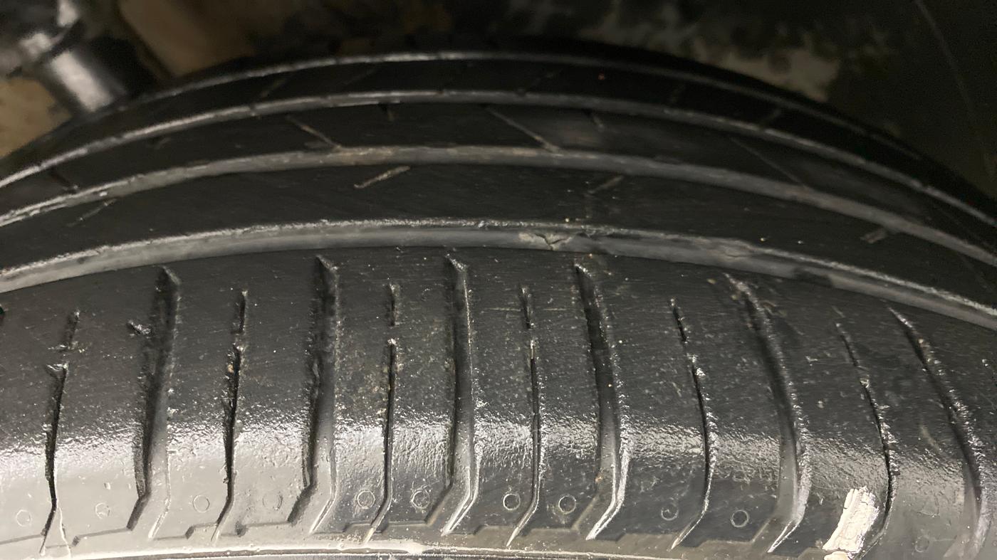 2020 Hyundai VENUE 1.0L Turbo GDI SX MT, Petrol, Manual, 25,016 km, Right Front Tyre Tread