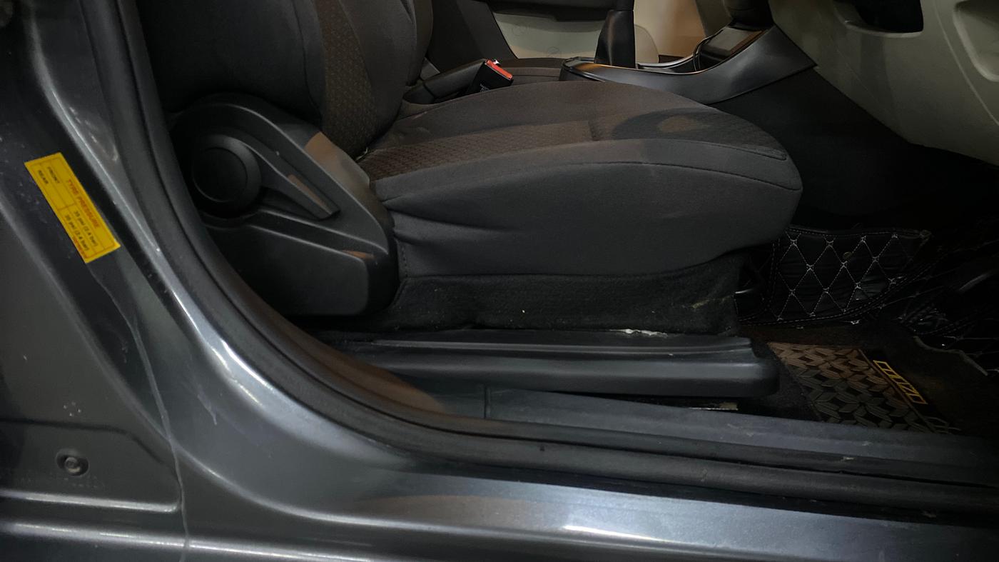 2022 Tata ALTROZ XE PETROL, Petrol, Manual, 47,497 km, Driver Side Adjustment Panel