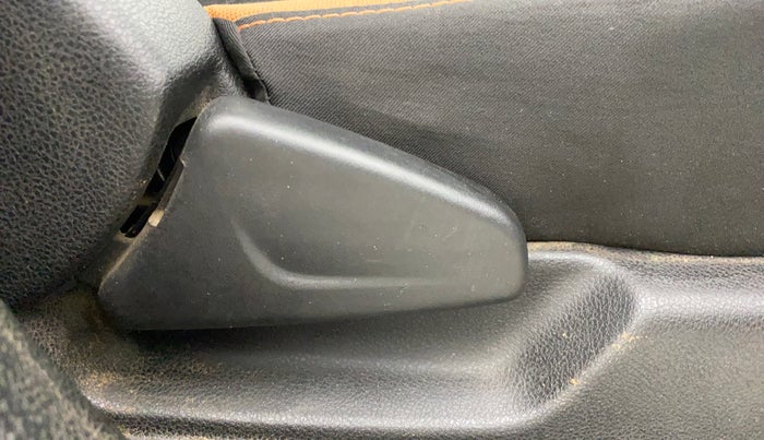 2018 Renault Kwid CLIMBER 1.0 AMT, Petrol, Automatic, 32,157 km, Driver Side Adjustment Panel