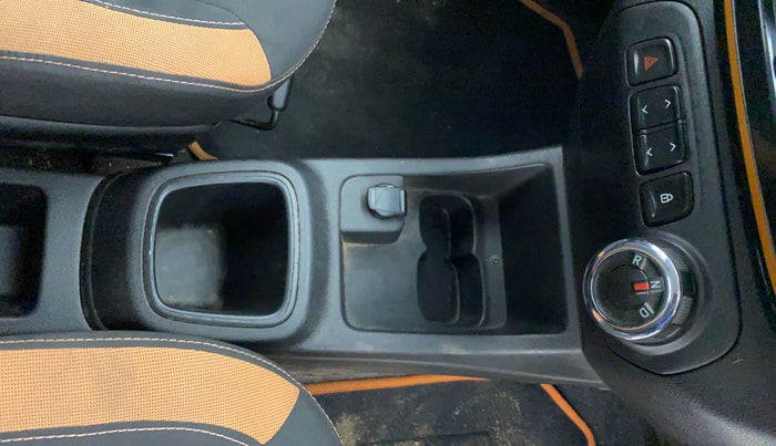 2018 Renault Kwid CLIMBER 1.0 AMT, Petrol, Automatic, 32,157 km, Gear Lever