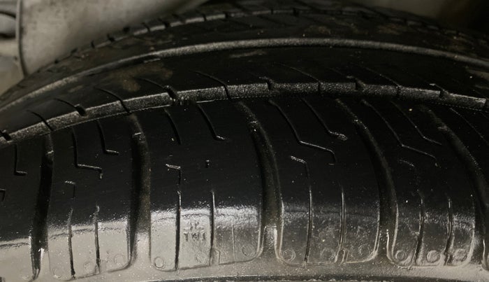 2013 Honda Amaze 1.5L I-DTEC VX, Diesel, Manual, 1,40,616 km, Left Rear Tyre Tread