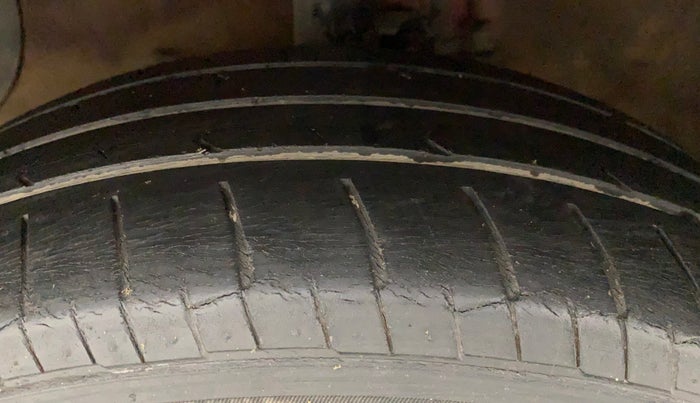 2019 Hyundai Grand i10 SPORTZ 1.2 KAPPA VTVT, Petrol, Manual, 51,615 km, Left Front Tyre Tread