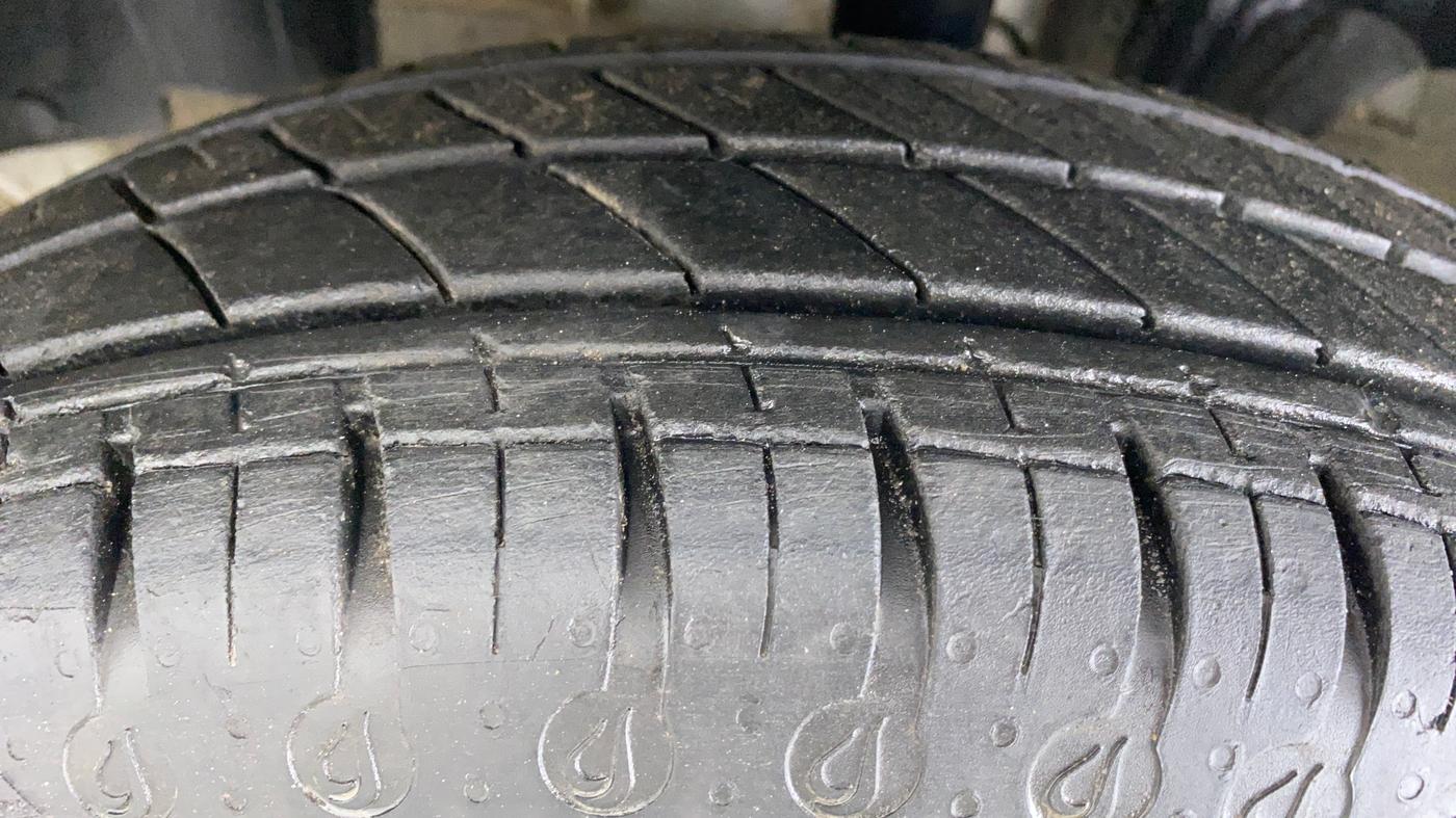 2021 Renault Kwid RXL, Petrol, Manual, 17,024 km, Left Front Tyre Tread